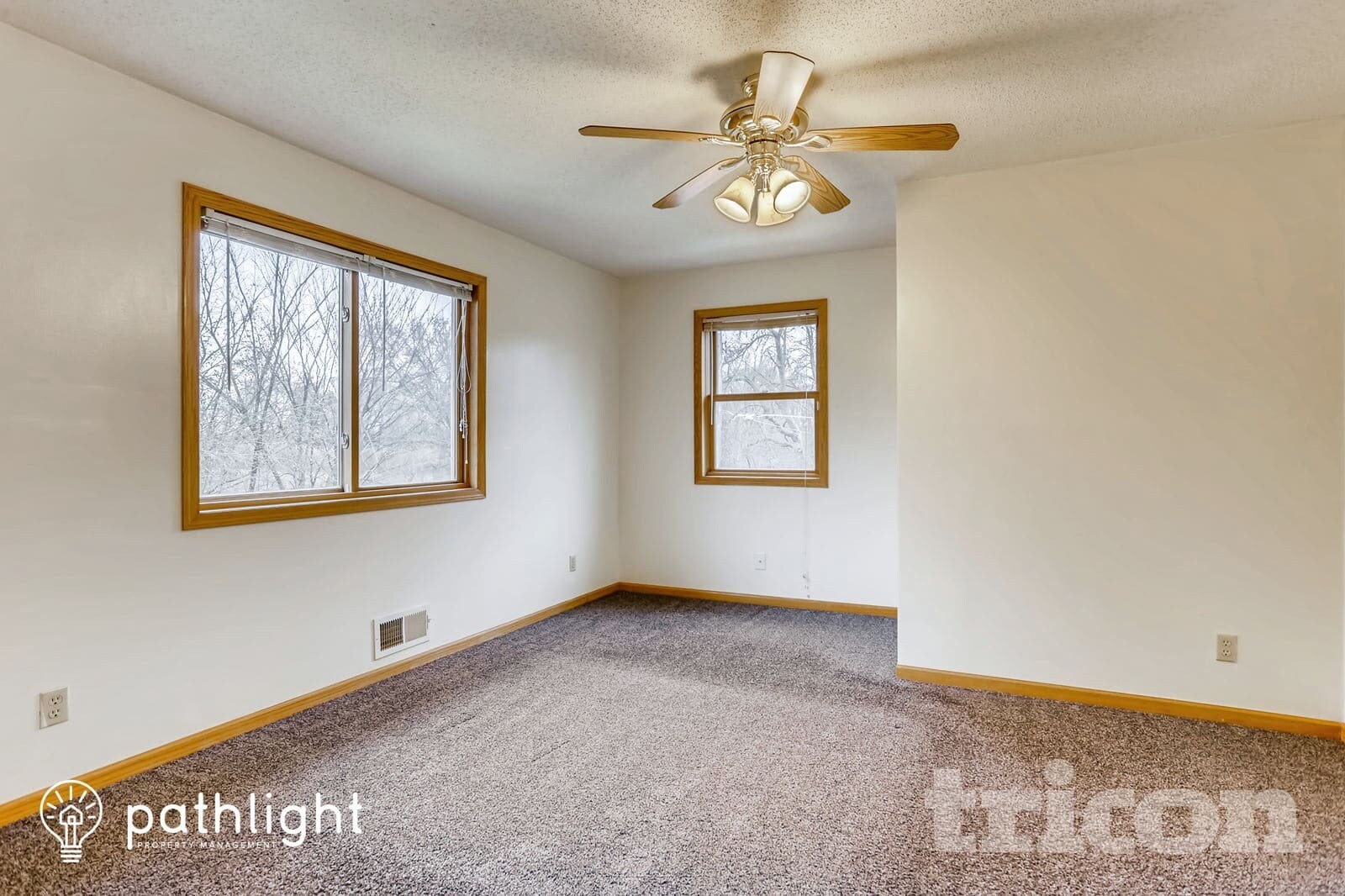 Building Photo - 2144 Sherwood Ave