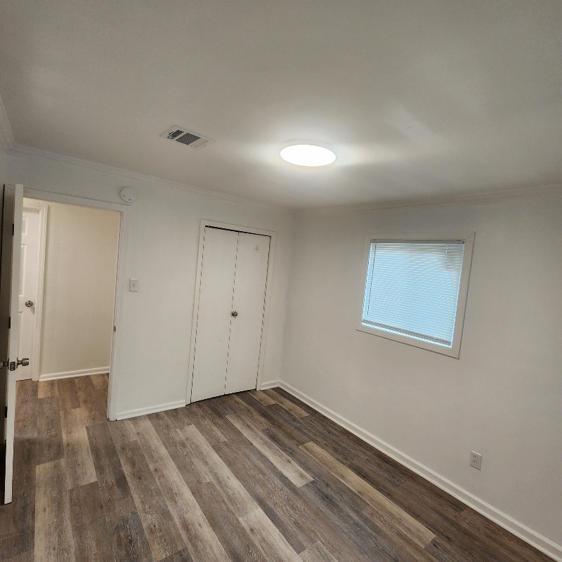 Building Photo - 308 Liston St