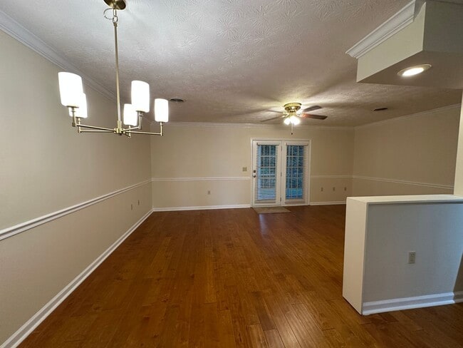 Building Photo - 529 Hickory Rd