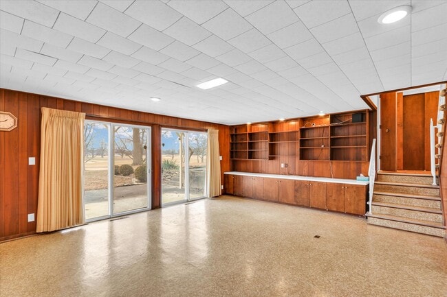 Building Photo - 1803 Golfview Dr