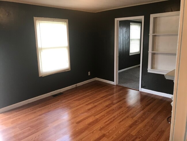 Building Photo - 51 Pelham Heights