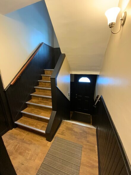 Building Photo - 40 Saint Florian St