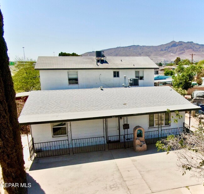 Building Photo - 517 Bataan Cir