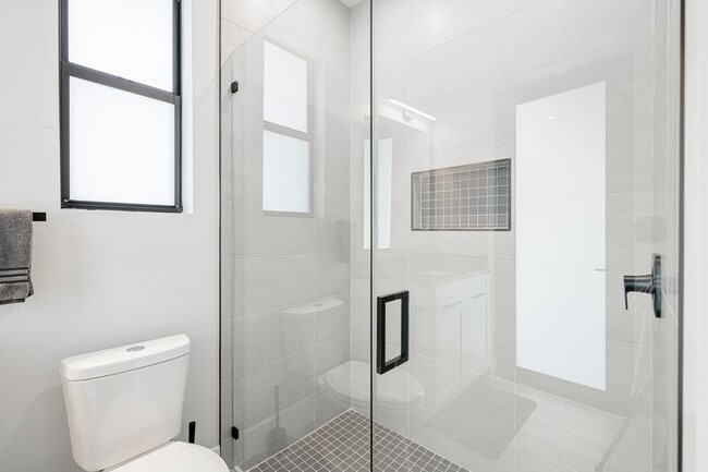 Building Photo - 3432 SW 8th St