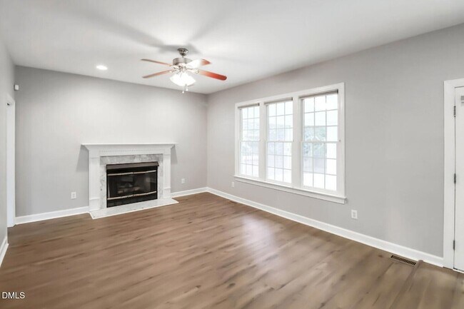 Building Photo - 301 Perry Creek Dr