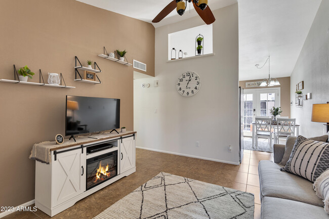 Building Photo - 8914 W Desert Jewel Dr