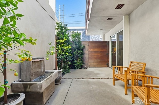 Building Photo - 6713 E Ocean Blvd