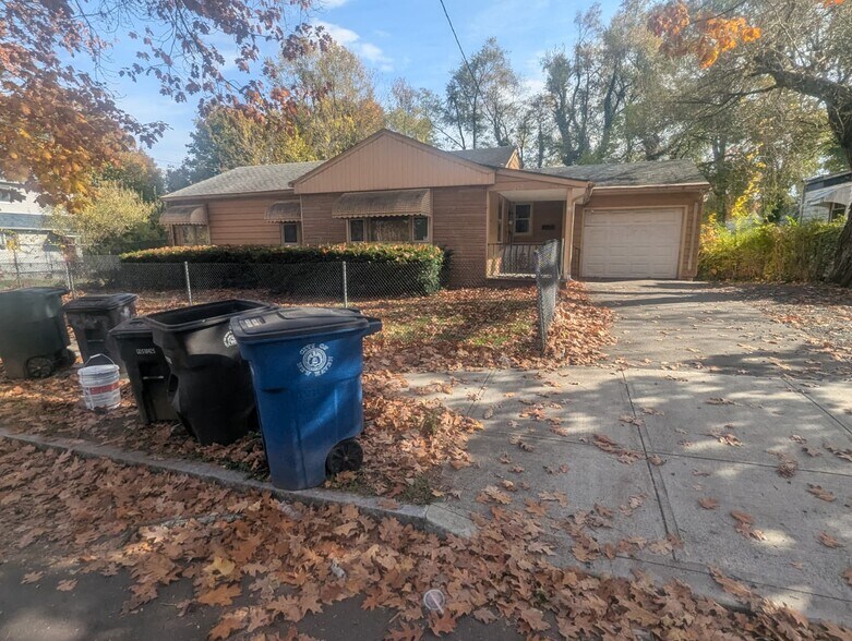 Building Photo - 247 Fairmont Ave