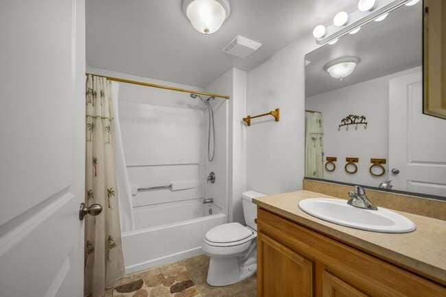 Building Photo - Move-In Ready 2BR/2BA Condo – Fully Furnished, AC, Washer/Dryer, 2 Parking stalls