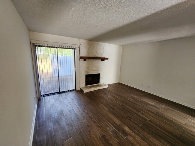 Building Photo - 6399 Baker Ct