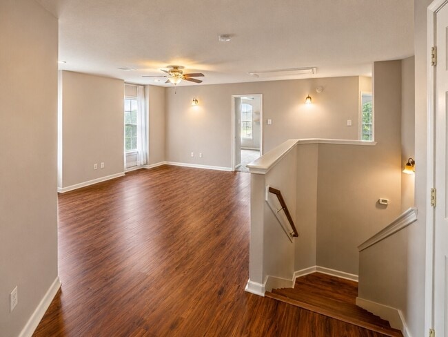 Building Photo - 9607 Memorial Crossing Ct