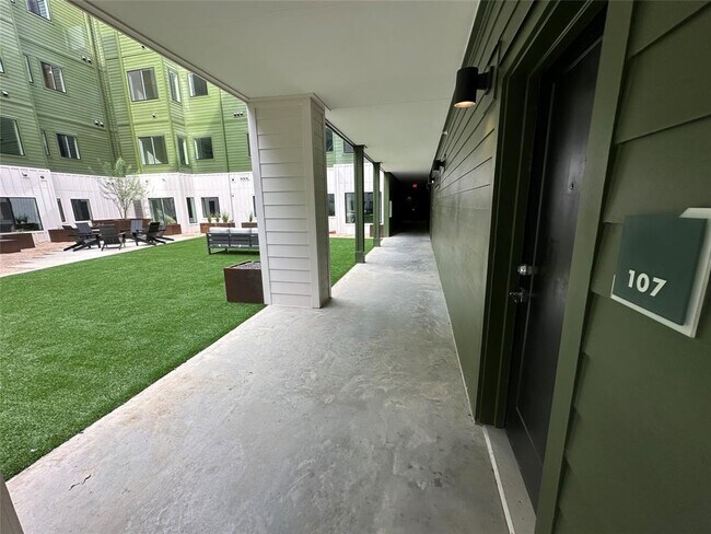 Building Photo - 4802 S Congress Ave