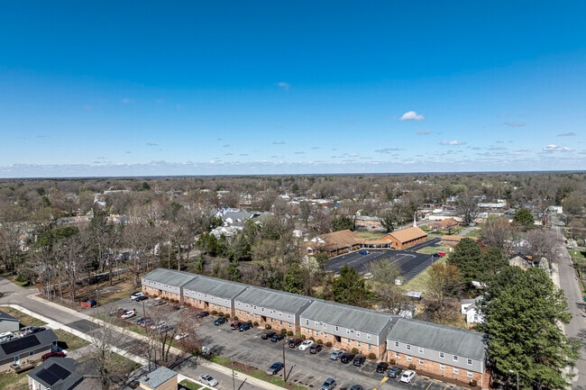 Aerial Photo - Henry Clay Apartments