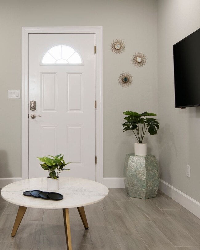 Building Photo - 1158 7th St S