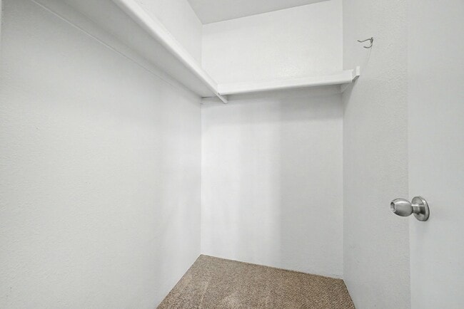 Building Photo - 5995 N 78th St