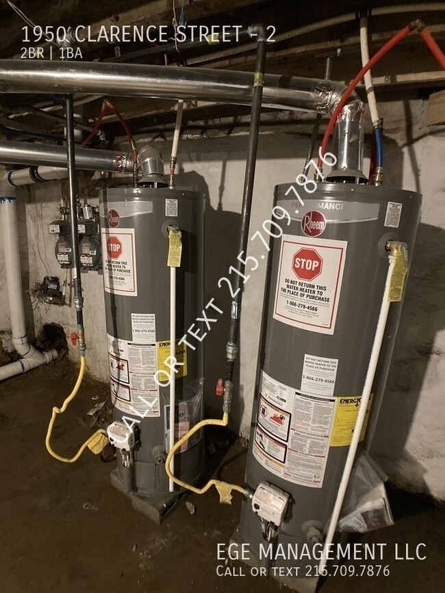 Building Photo - 1950 Clarence St