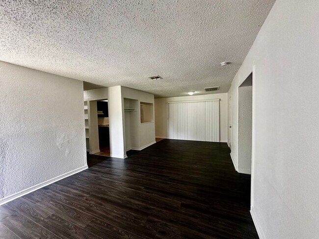 Building Photo - 4655 Cepeda St