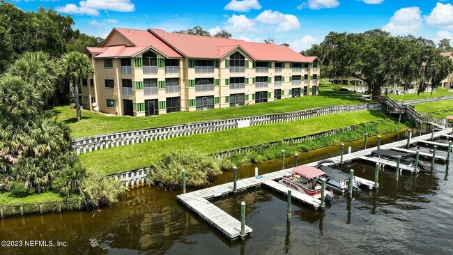 Building Photo - 99 Broad River Pl
