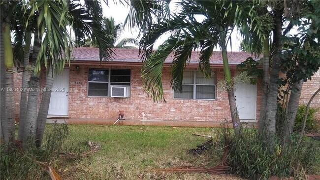 Building Photo - 5425 NW 16th Ct