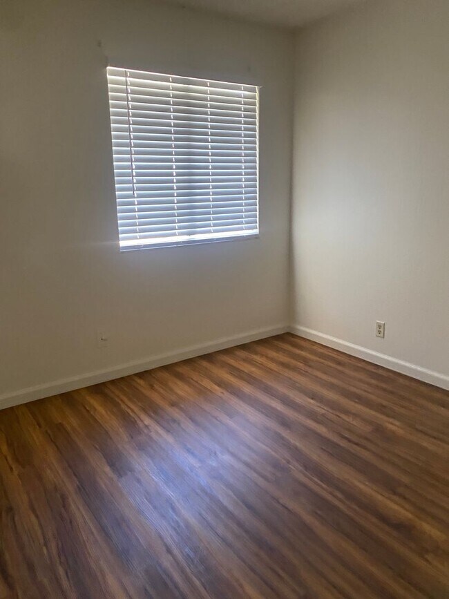 Building Photo - 2160 Tilden Pl