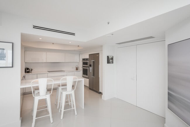 Building Photo - 6301 Collins Ave