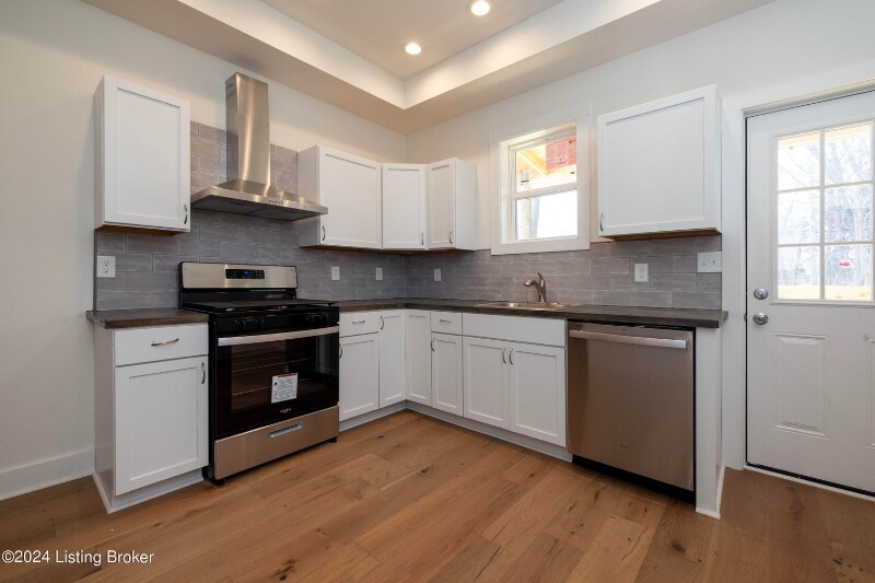 Building Photo - 426 E Oak St