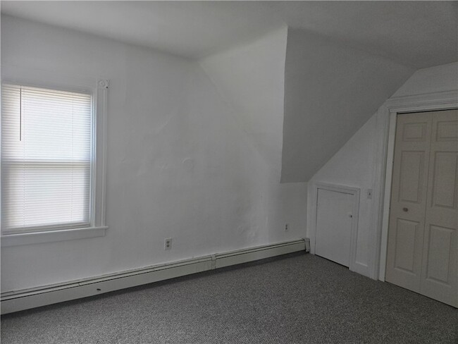 Building Photo - 35 Pleasant St