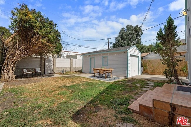 Building Photo - 3004 Thatcher Ave