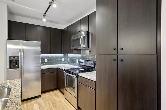 Building Photo - 1900 Barton Springs Rd