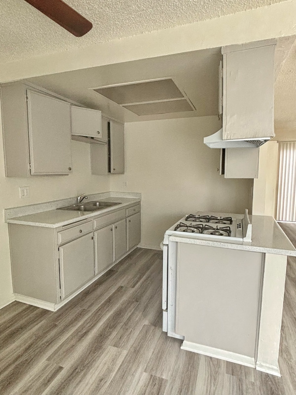 Building Photo - 216 Cypress Ave