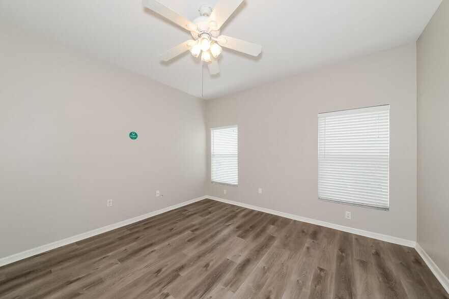 Building Photo - 12323 Hollybush Terrace