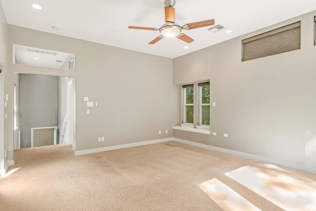 Building Photo - 701 Azie Morton Rd