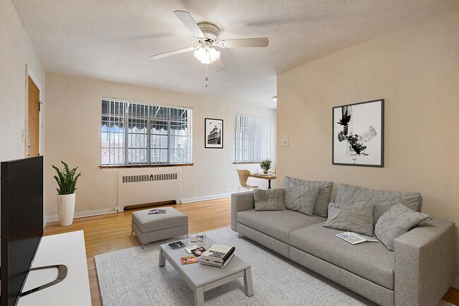 Primary Photo - Elegante Apartments