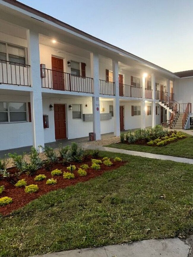 Interior Photo - 10120 NW 36 St Coral Springs, FL 33065