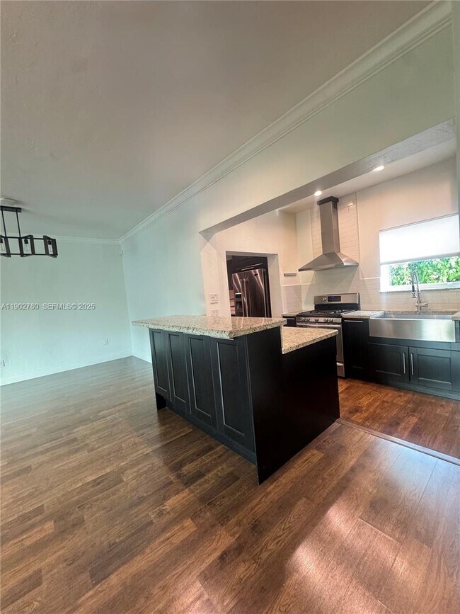 Building Photo - 1700 SW 16th Ter