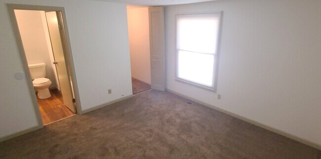 Building Photo - 3427 Centerville Ln SW