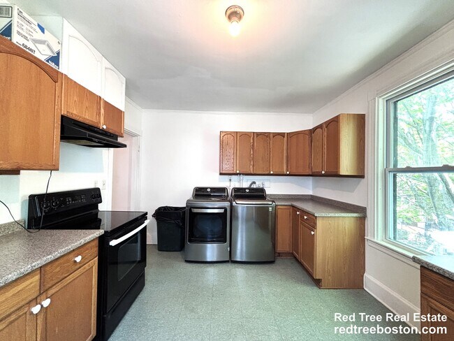 Building Photo - 45 N Beacon St
