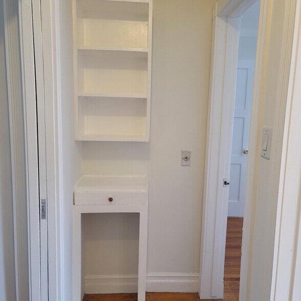 Building Photo - 5025 Cahuenga Blvd