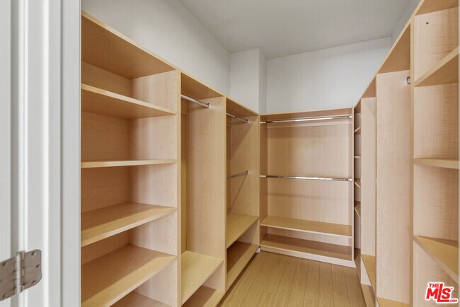 Building Photo - 3637 Dunn Dr