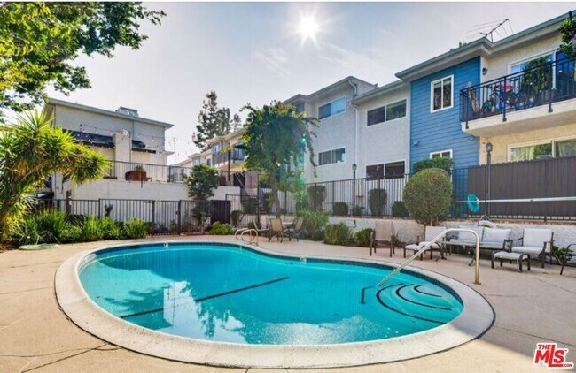 Primary Photo - 5252 Coldwater Canyon Ave