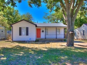 Building Photo - 314 W Peach St