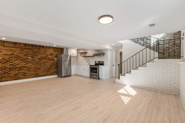 Building Photo - Bright & Beautiful Foothills Home Just Minutes from Downtown Boulder