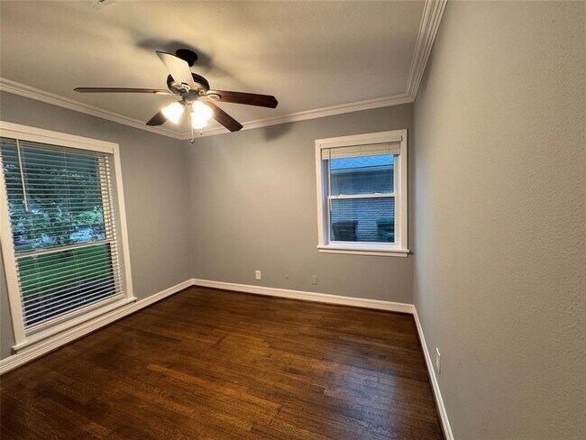 Building Photo - 10710 Chimney Rock Rd