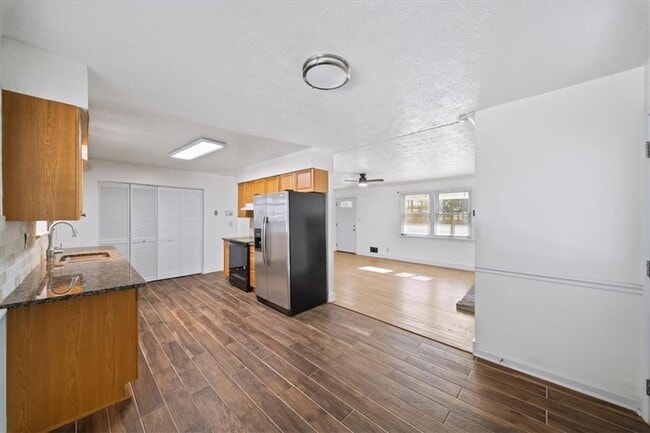 Building Photo - 1220 Ridge Rd