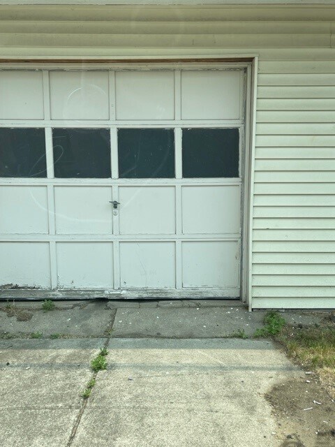 Building Photo - 724 Spencer St