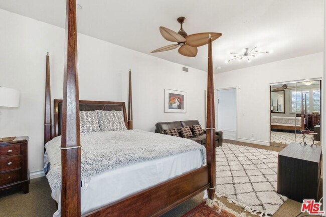 Building Photo - 6003 County Oak Rd