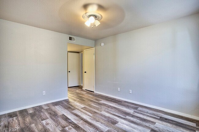 Building Photo - 3128 Tarpon