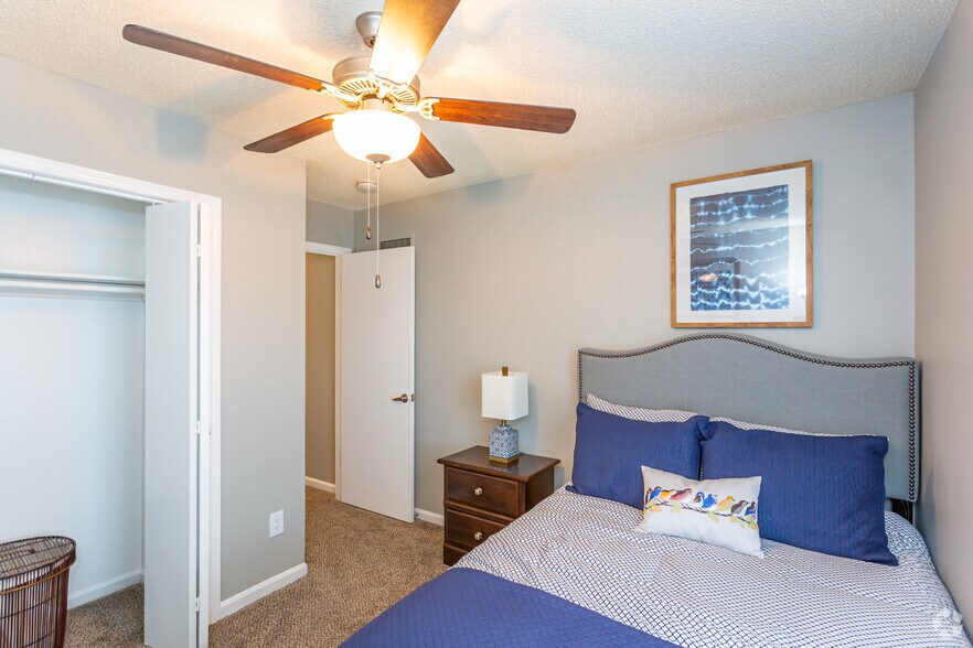 Barrington Park Townhomes 10925 Hauser St Lenexa KS 66210 Apartment