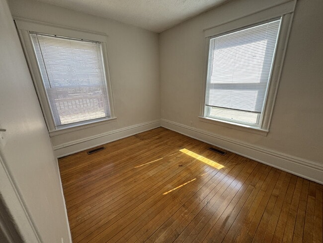 Building Photo - 2522 5th St NE