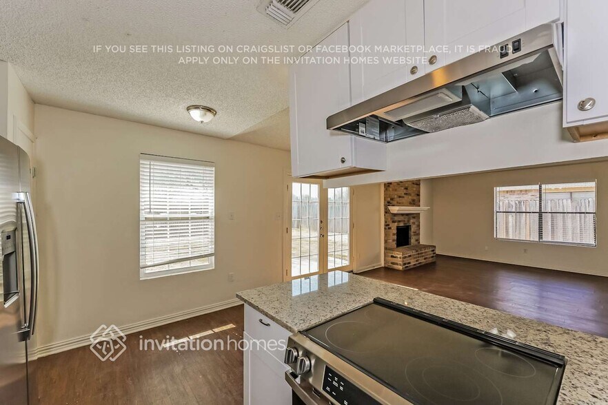 Building Photo - 654 Clover Ln